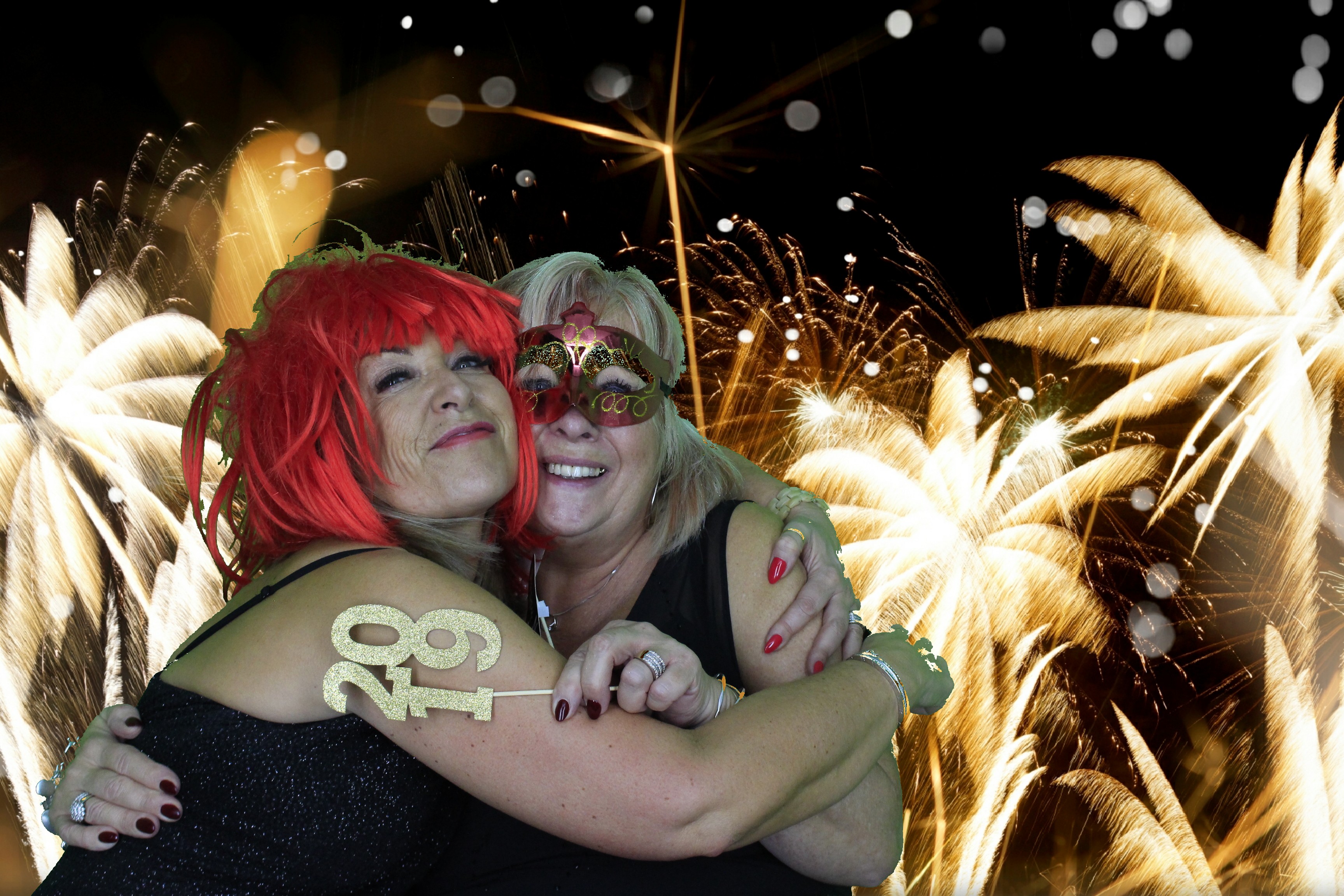 New Years Eve Party Silvermere | View more photos from the event at gallery.myphotoboothexperience.co.uk/u/MyPhotoBoothExperienceLtd/New-Years-Eve-Party-Silvermere